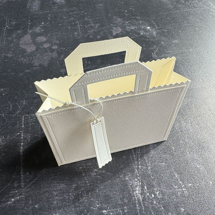 3Dクリスマスギフトバッグタグオーナメント、ストライプコンボ - Candle Making Guide のレビューと価格